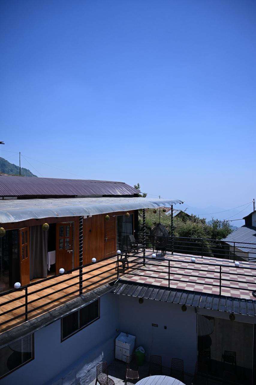 Burans Hikes Home Stay photo
